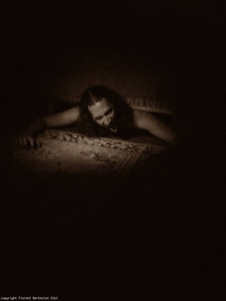 Roman photos: Sous le lit ...