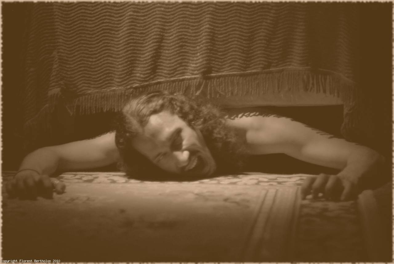 Roman photos: Sous le lit ...