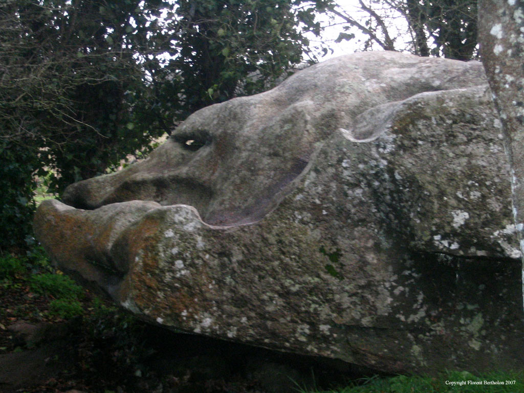 Bretagne: Standing stone's demon